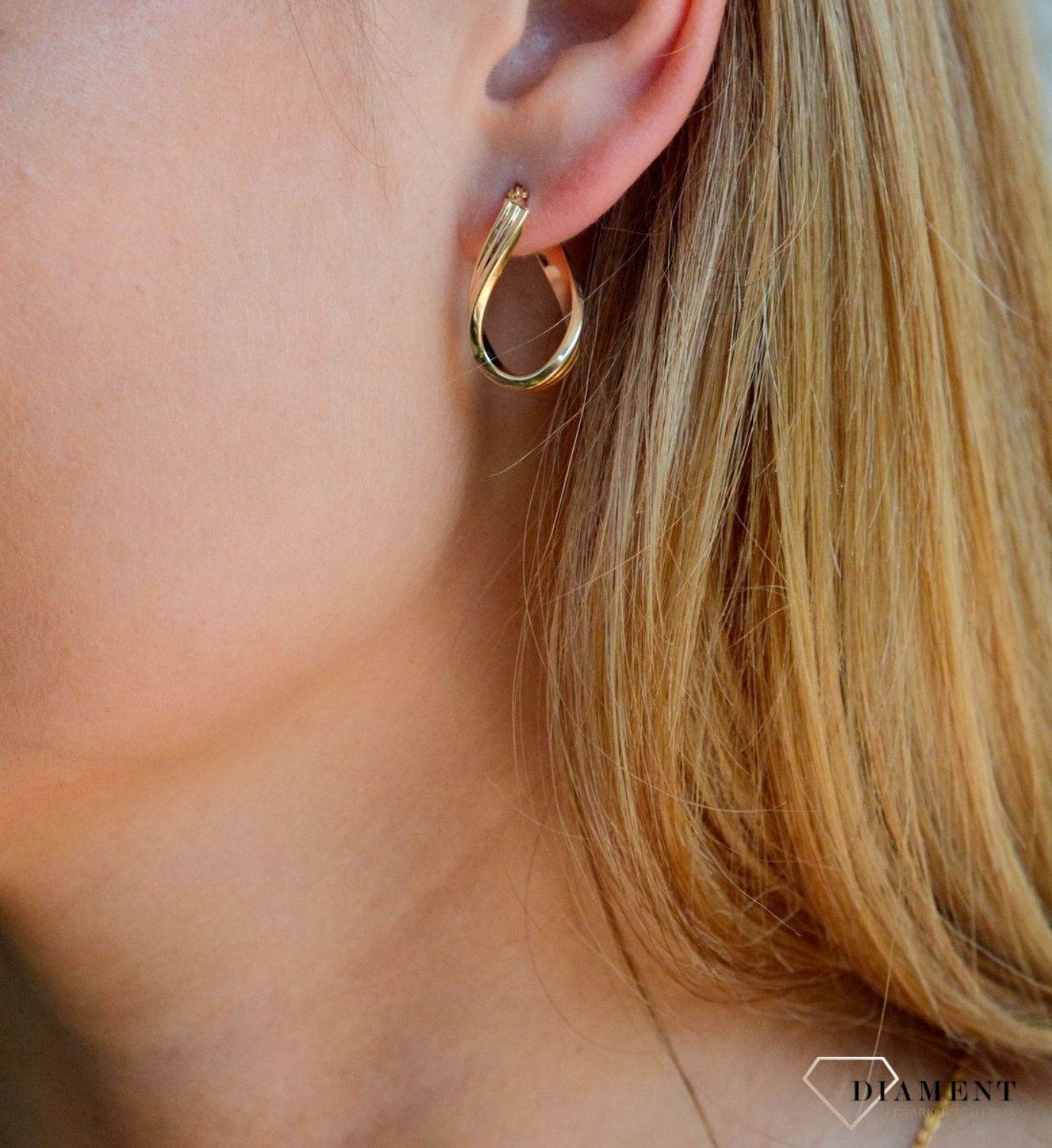 Złote kolczyki damskie 375 zakręcony wzór KL 4605 375.jpg